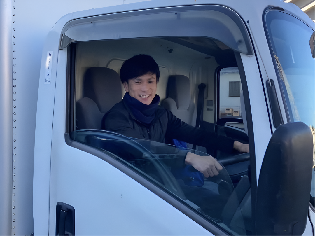 仕事をする社員の写真